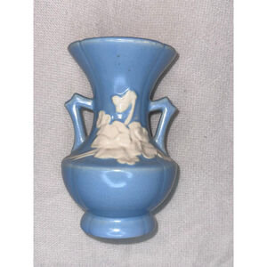 Vintage Sellar blue vase white flowers 6 3/4"